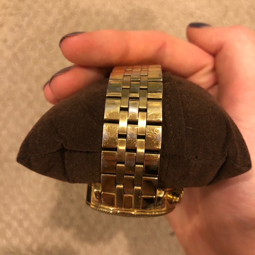 Michael Kors Watch - Picture 3 of 6